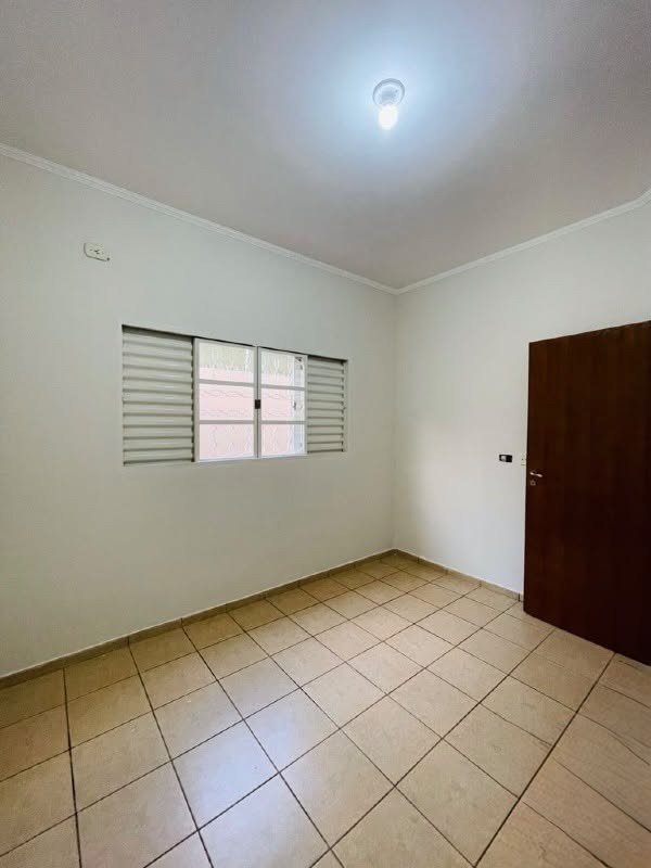 Casa para alugar com 3 quartos, sendo 1 suíte, em Colinos, Três Lagoas, MS