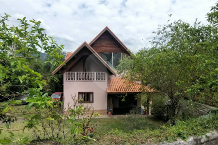 LINDA CHÁCARA A VENDA - CONDOMINIO ALPES D'OURO - BOM JESUS DOS PERDÕES