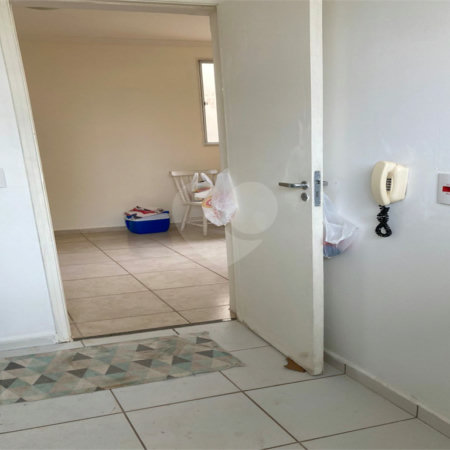 Apartamento à venda com 3 quartos, sendo 1 suíte - no condomínio Carlos Magno, São Carlos - SP