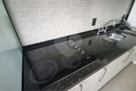 Apartamento Mobiliado no Anália Franco