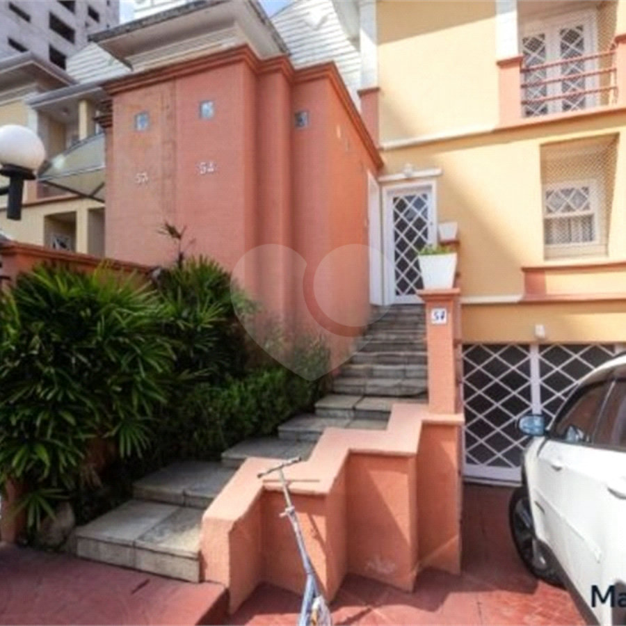 Casa com 260m², 3 dormitórios, 4 vagas, à venda em São Caetano do Sul.