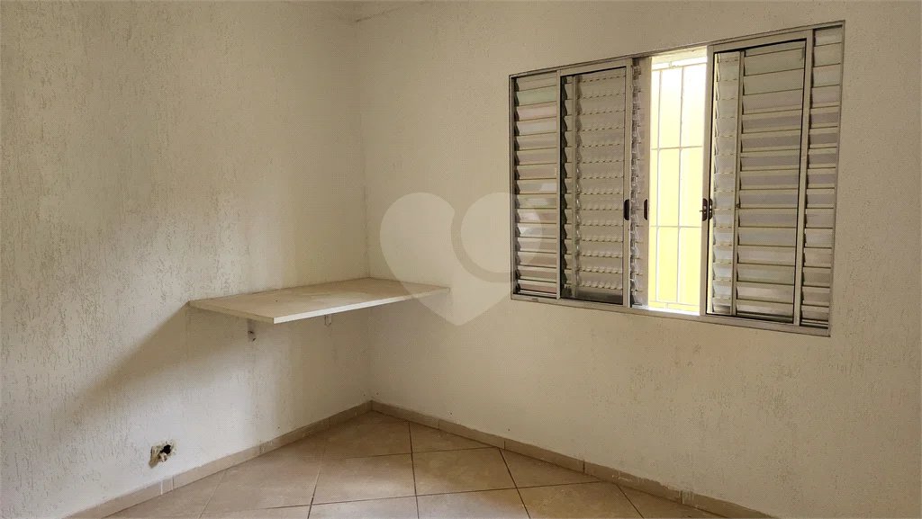 Sobrado em Santo Amaro com 3 dormitórios, uma suíte e 5 vagas