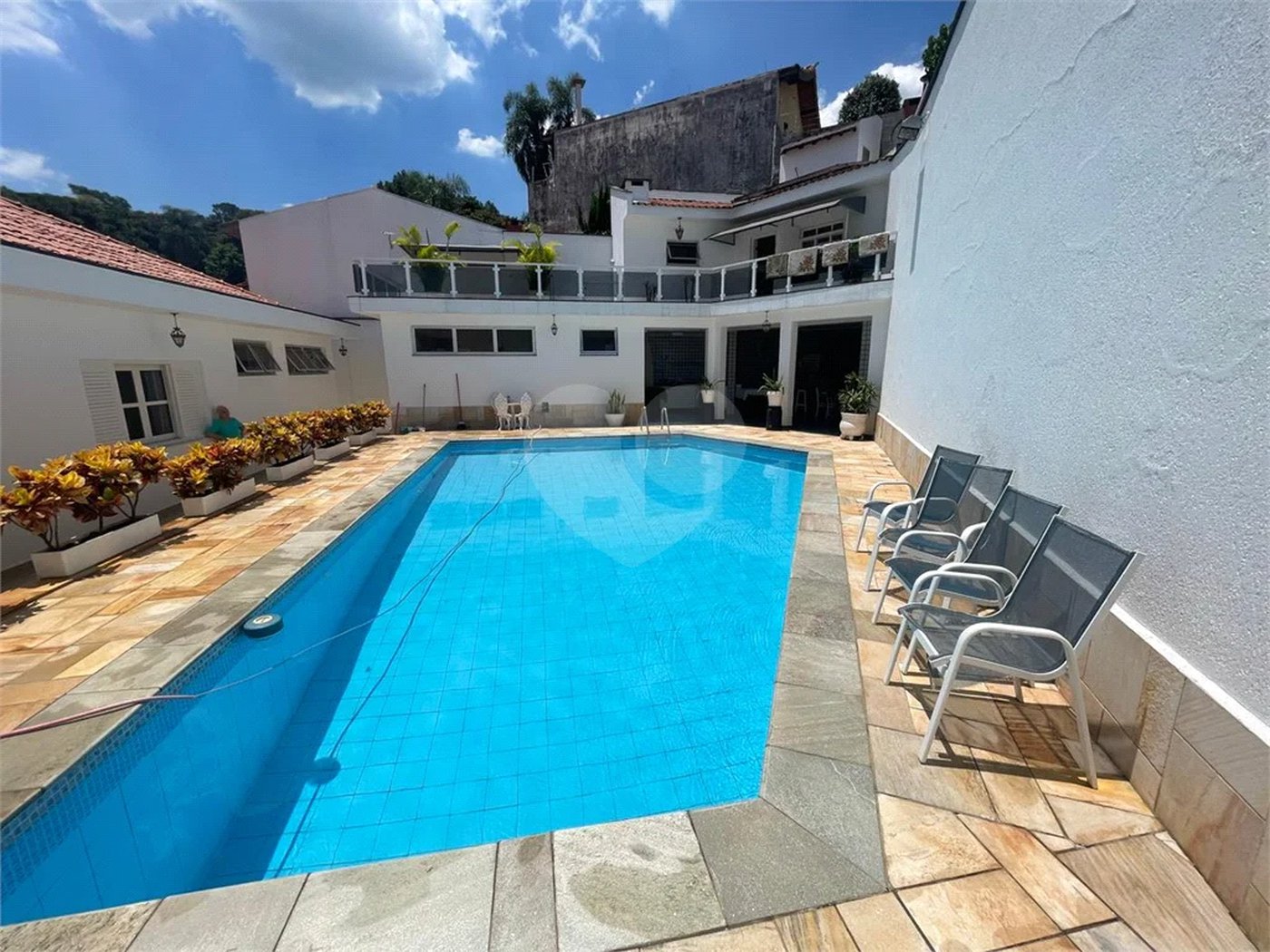 CASA TÉRREA EXCELENTE A VENDA NO TREMEMBÉ - 3 SUÍTES, PISCINA AREA GOURMET E 4 VAGAS DE GARAGEM