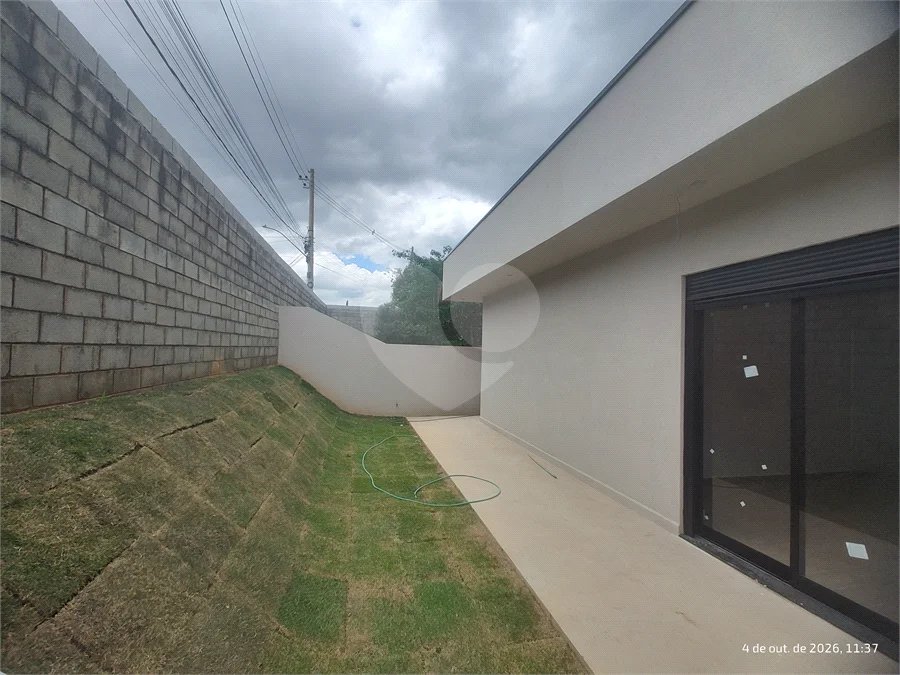Casa exclusiva em Atibaia de alto padrão com 3 suítes, piscina, espaço gourmet, condomínio fechado, aceita financiamento