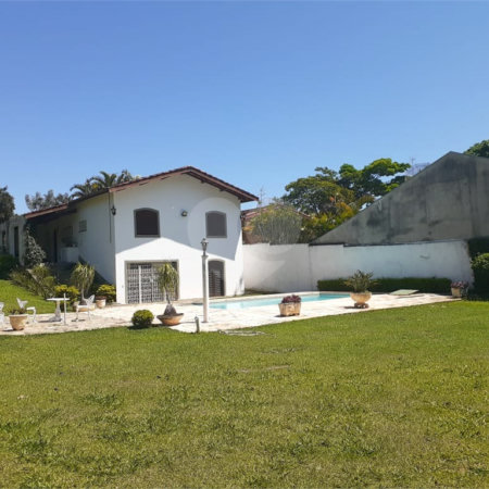 Casa Térrea com 3 quartos sendo 1 suíte. 1.400m² A/T. Jardim Floresta, Atibaia, SP