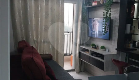 Apartamento à venda com 2 quartos, sendo 1 suíte,  em Vila Taquari, São Paulo, SP