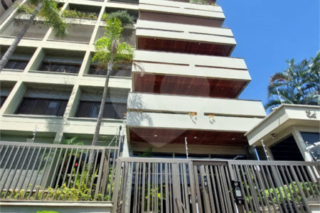 APARTAMENTO - CENTRO, INDAIATUBA- EDIFICO ALBATROZ - Locação - R$ 4.500,00, mais taxas - Condominio de R$ 1.490,00 - IPTU - R$ 336,06 - 3 dormitórios sendo 1 suíte, 2 salas, 4 banheiros, 3 vagas - 208,800 útil - Apartamento de alto padrão, apenas um por andar. Excelente localização. Armários plan
