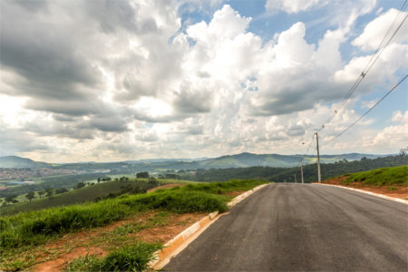 Terrenos a partir 300 metros em condomínio fechado e pronto para construir, aceita financiamento