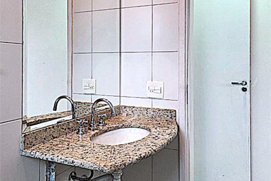 Apartamento na Chácara Inglesa com 2 dormitórios (1 suite), varanda, vista livre e vaga