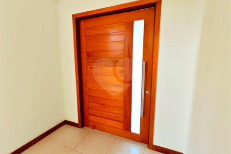 Exclusividade e Sofisticação no Swiss Park: O Sobrado Perfeito em São Carlos, com, 3 suites,2 salas, área Gourmet, persianas blackout automatizadas.