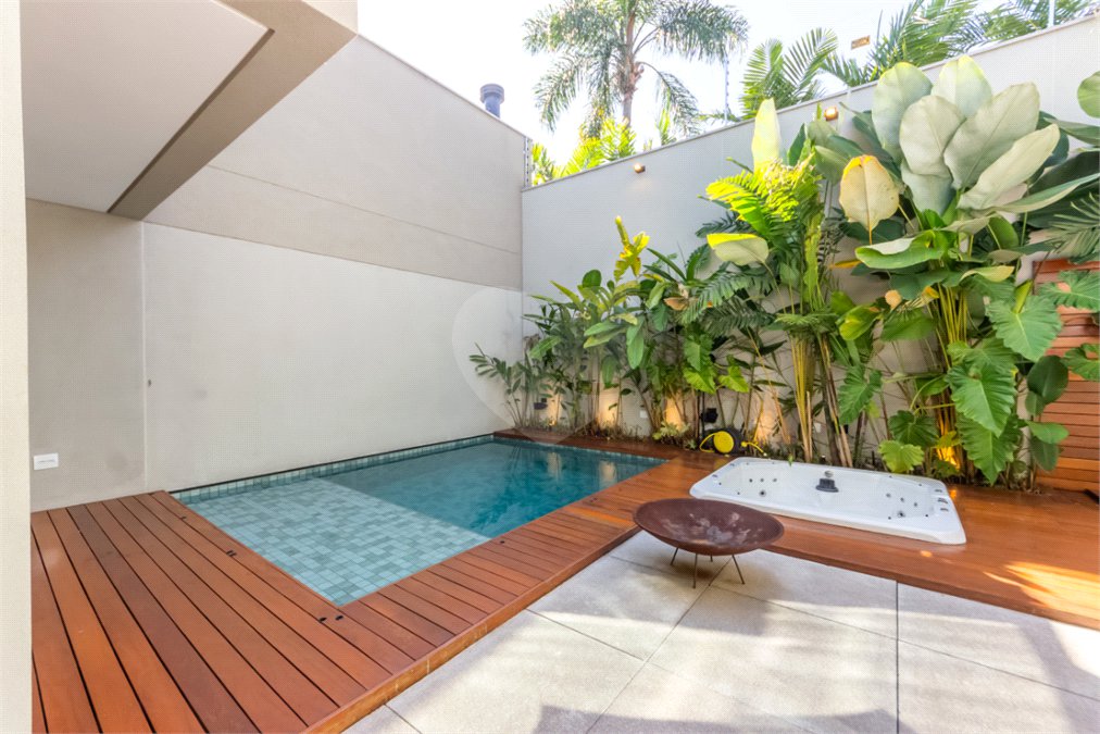 Casa à venda com 3 suítes no condomínio Lazuli, São Paulo - SP