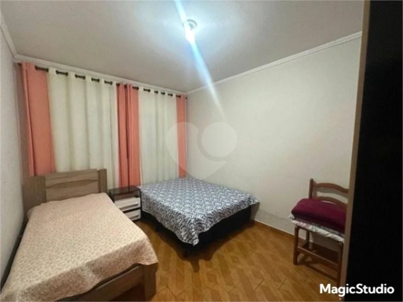 Casa com 200m² , 5 dormitórios , sendo 1 suíte , 3 vagas de garagem , à venda em Guarulhos.