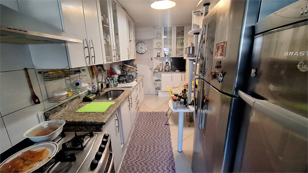 Apartamento a venda em Perdizes, 3 dormitórios, sendo 2 suítes e 2 vagas de garagem