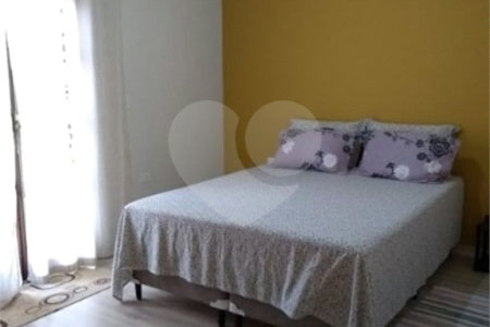 Sobrado com 246m², 3 quartos, sendo 1 suíte, 7 vagas de garagem, à venda no Jd das Maravilhas, em Santo André