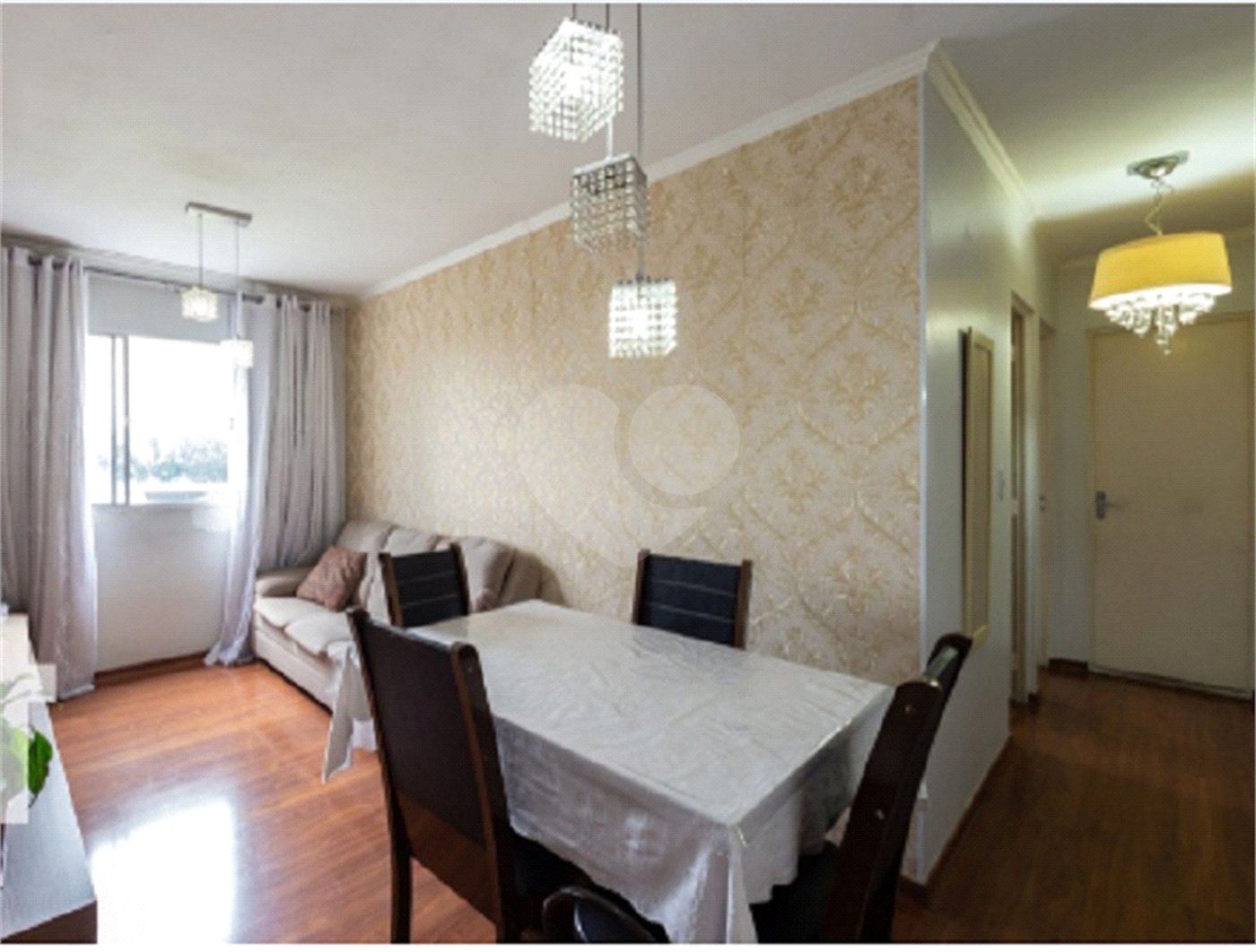 Apartamento na Mooca de 2 dormitórios, sala cozinha e banheiro, com portaria, academia e portaria.