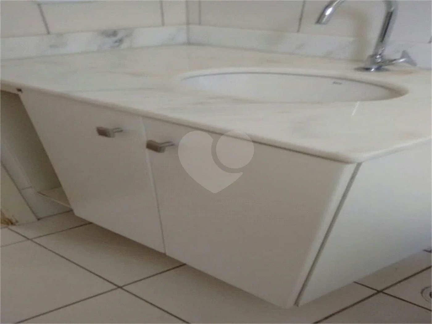 Apartamento à venda, com 1 quarto, armários, varanda, 1 vaga no Jaraguá em São Paulo