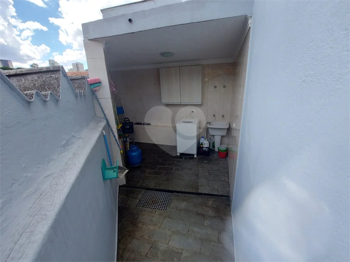CASA TÉRREA À VENDA NA MOOCA - COM PORTEIRA FECHADA.