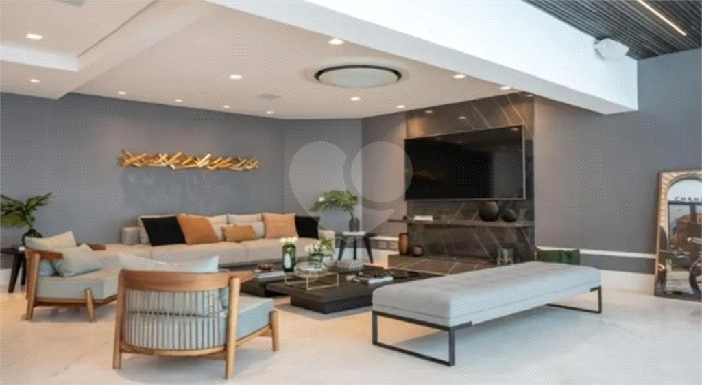 Deslumbrante apartamento duplex pronto para mudar no Itaim Bibi com 242M2, 2 suítes, 3 vagas