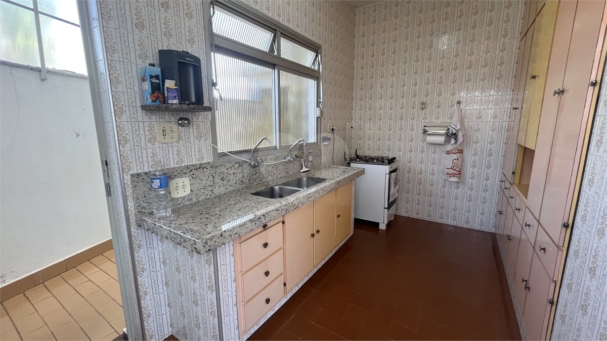 Casa Térrea com 3 dormitórios no Centro de Atibaia