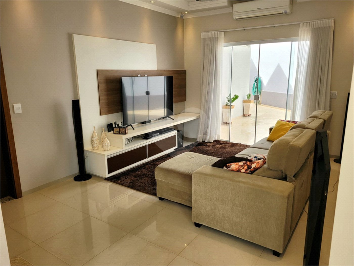 Casa térrea para venda em Araraquara/SP.