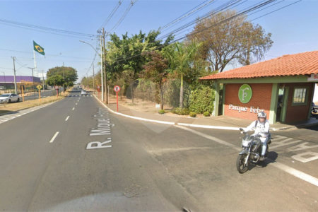 Casa a venda no Parque Fehr.
