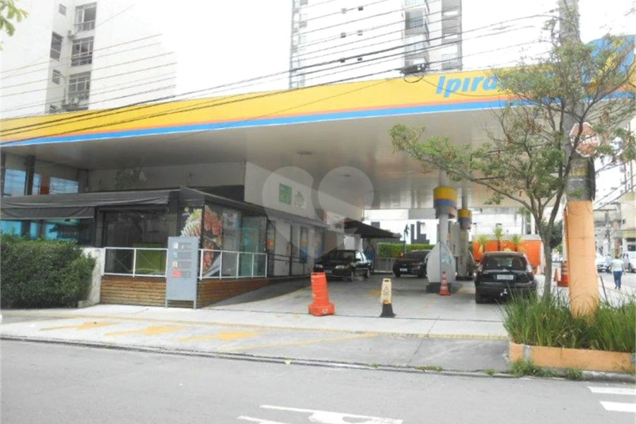 Terreno na Barra Funda. Espaço para posto de gasolina e farmácias em ótima localização