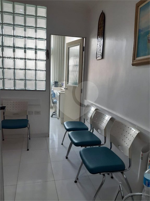 Sala com consultório odontológico à venda na Liberdade