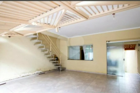 Casa com 172m² , 3 dormitórios , sendo 1 suíte , 2 vagas , à venda no Jardim Alvorada em Santo André.