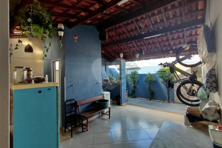 Casa À venda no Moradas II 3 dormitórios