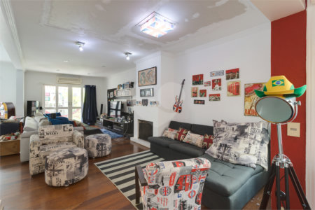 Casa à venda com 4 quartos, sendo 2 suítes, no condomínio Villa Franz Schubert, São Paulo - SP
