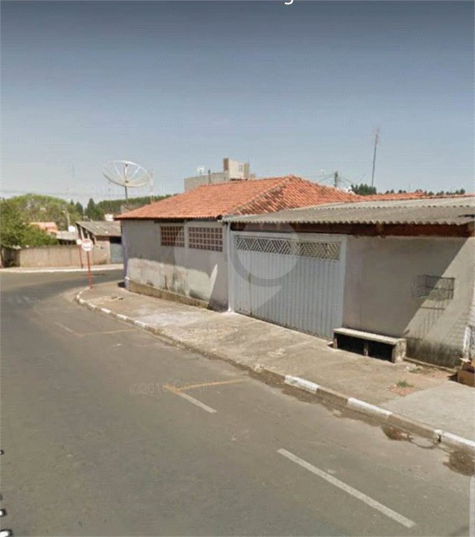 Casa térrea em Ibaté/SP.