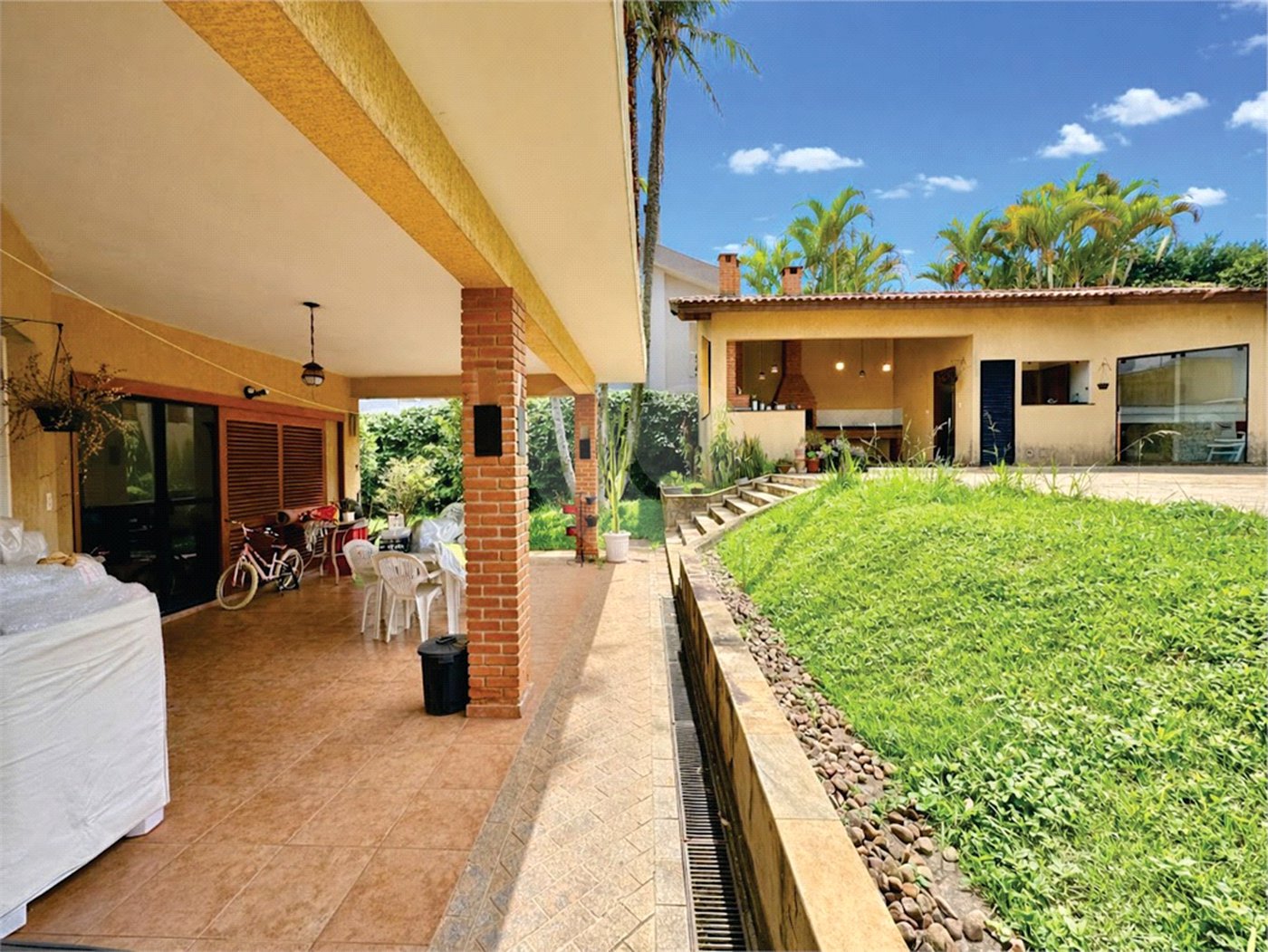 Casa á venda – Granja Viana