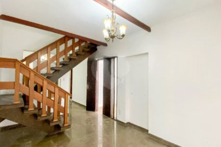 Sobrado com 400m² , 3 dormitórios , sendo 2 suítes , 3 vagas , à venda no centro de Santo André.