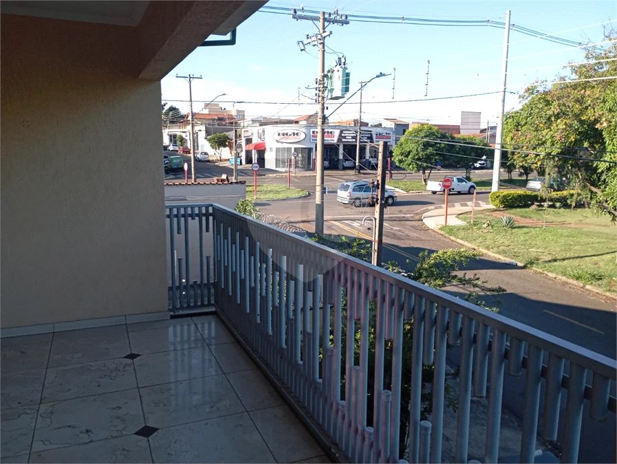 Sobrado 4 dormitórios, 2 suítes no Santa Felícia.