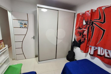 Casa de 2 quartos em Rua Orange, Vila Luzita, Santo André - Venda!