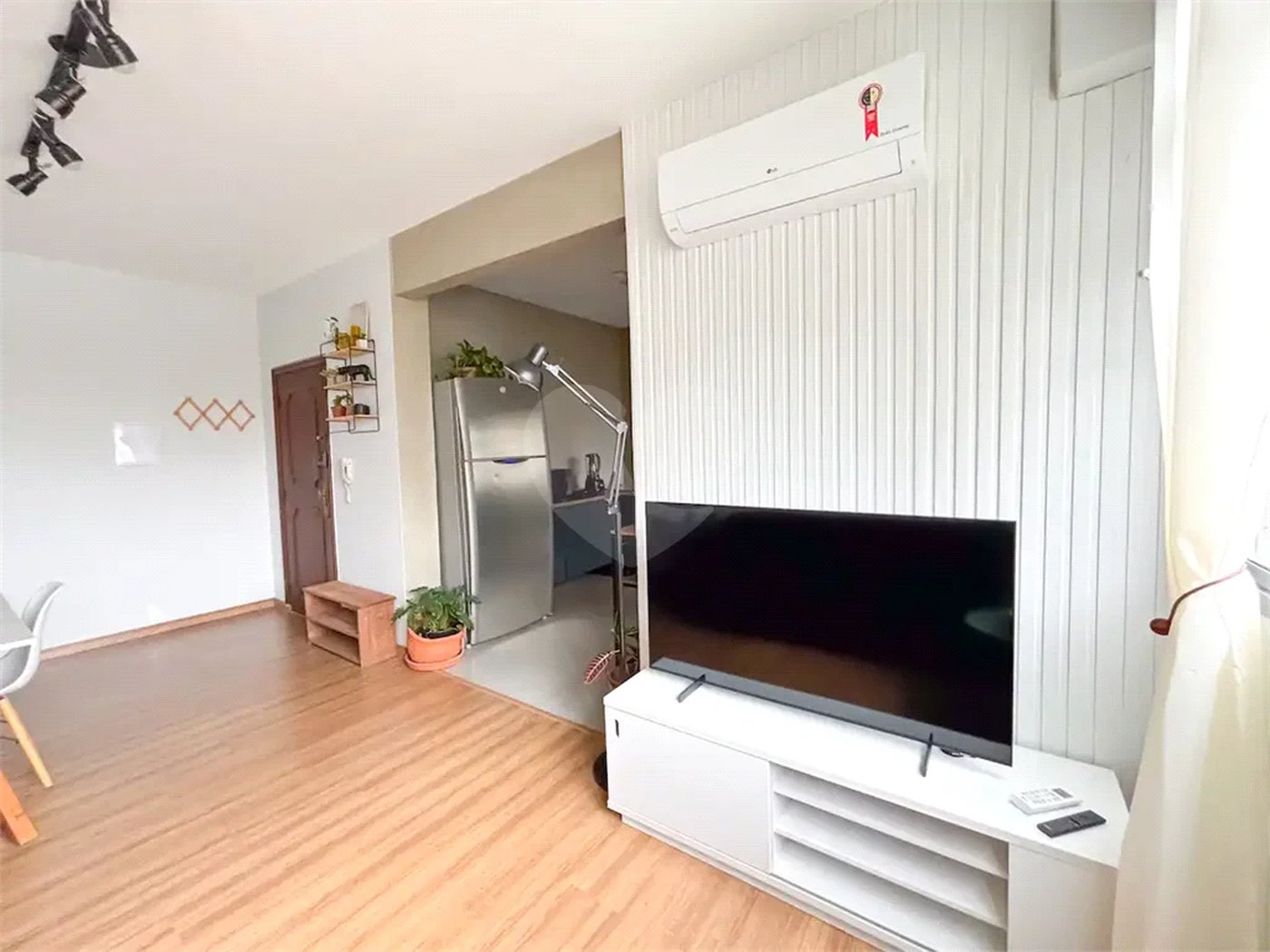 Apartamento de 80m² a venda e locação em Moema - 02 dorm, 02 Banheiros 01 Vaga