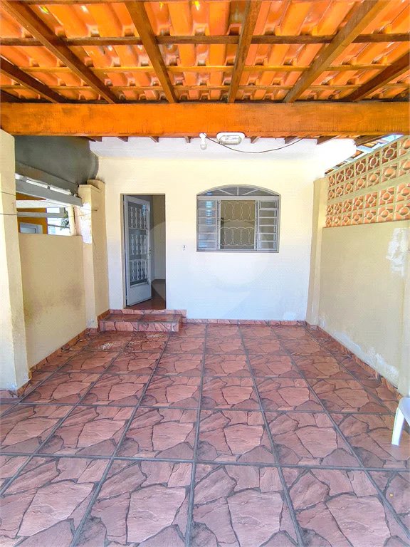 Casa Térrea para Venda – Bairro Vila Avaí, Indaiatuba - com 02 quartos- 01 banheiro-sala -cozinha-quintal e garagem 0 1carro