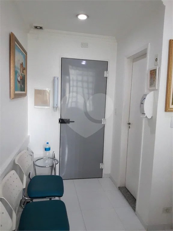 Sala com consultório odontológico à venda na Liberdade