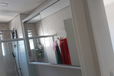 Apartamento no Condomínio Parque dos Manacás.