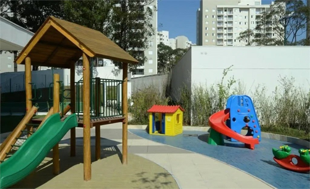 Apartamento à venda com 3 quartos, sendo 1 suíte, em Parque Reboucas, São Paulo, SP