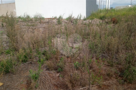 Lote no Jardim do Bosque, aceita financiamento ou aquisição de terreno e construção .