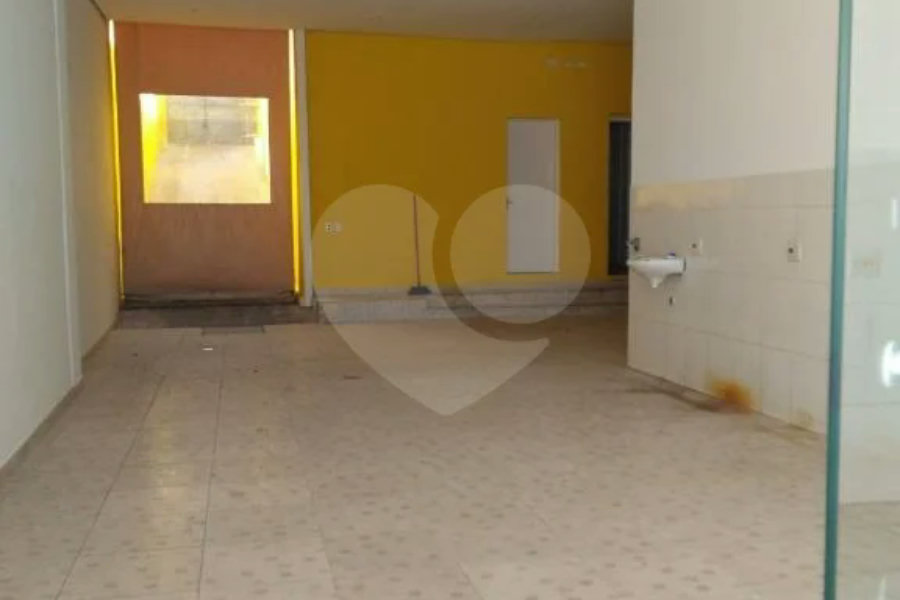 Imóvel Comercial para Venda ou Locação em ótima localização na Rua Palacete das Águias, 300.