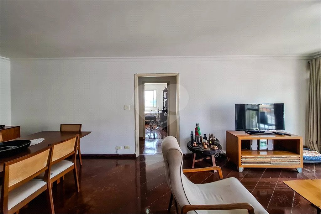 Apartamento de 117m2 com 3 dormitórios e 1 vaga na Vila Mariana
