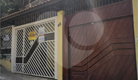 Casa à venda com 4 quartos, sendo 2 suítes,  em Jardim Beatriz, Taboão da Serra, SP
