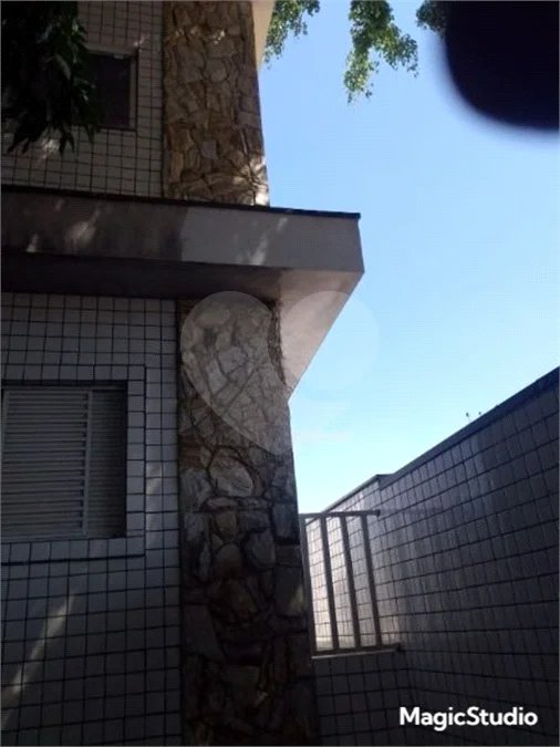 Casa com 400m², 2 dormitórios, 2 vagas de garagem, à venda na Vila Matilde.