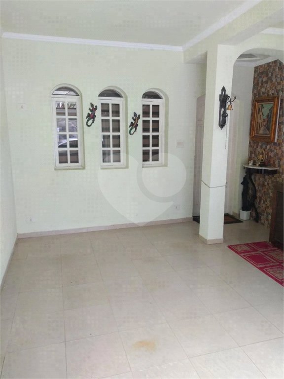 Linda Casa Sobrado a venda no Alto da Mooca com excelente acabamento, semi mobiliada com 2 suítes