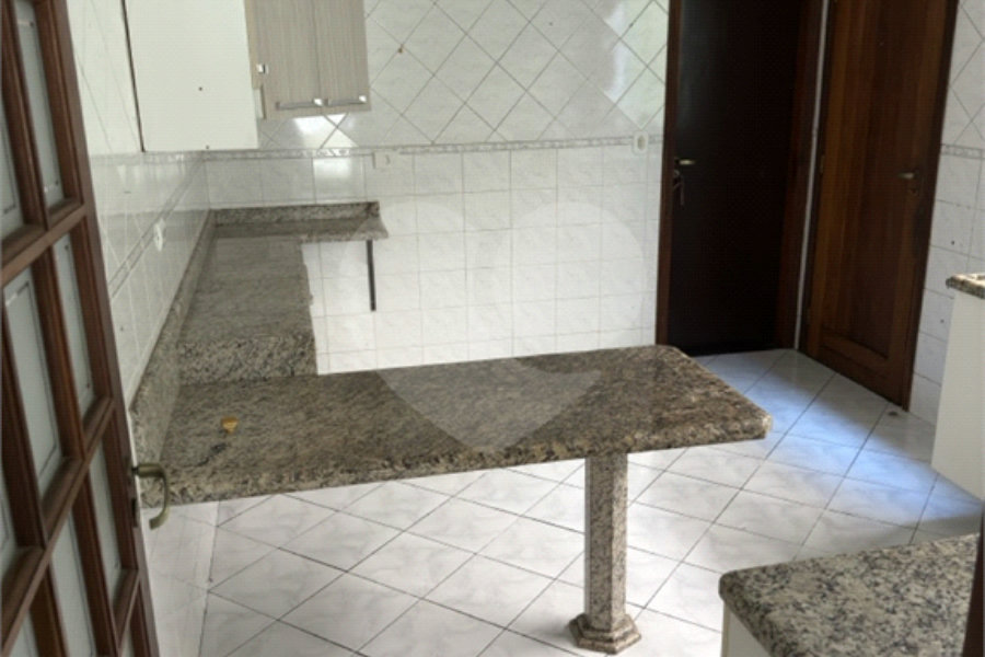 Casa com 3 quartos, 1 suíte, 3 banheiros e vagas de garagem no Tremembé em São Paulo