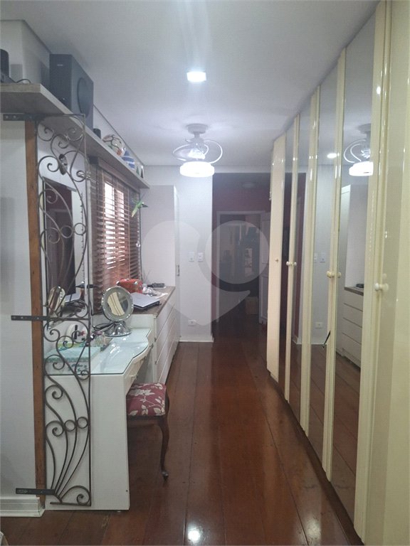 Excelente sobrado para venda com 250m², 3 quartos e 2 vagas de garagem na Aclimação!