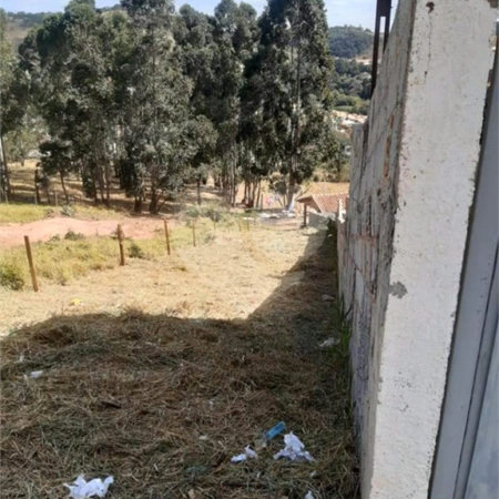 Terreno em Bom Jesus dos Perdões com 290 metros, excelente localização, pronto para construir