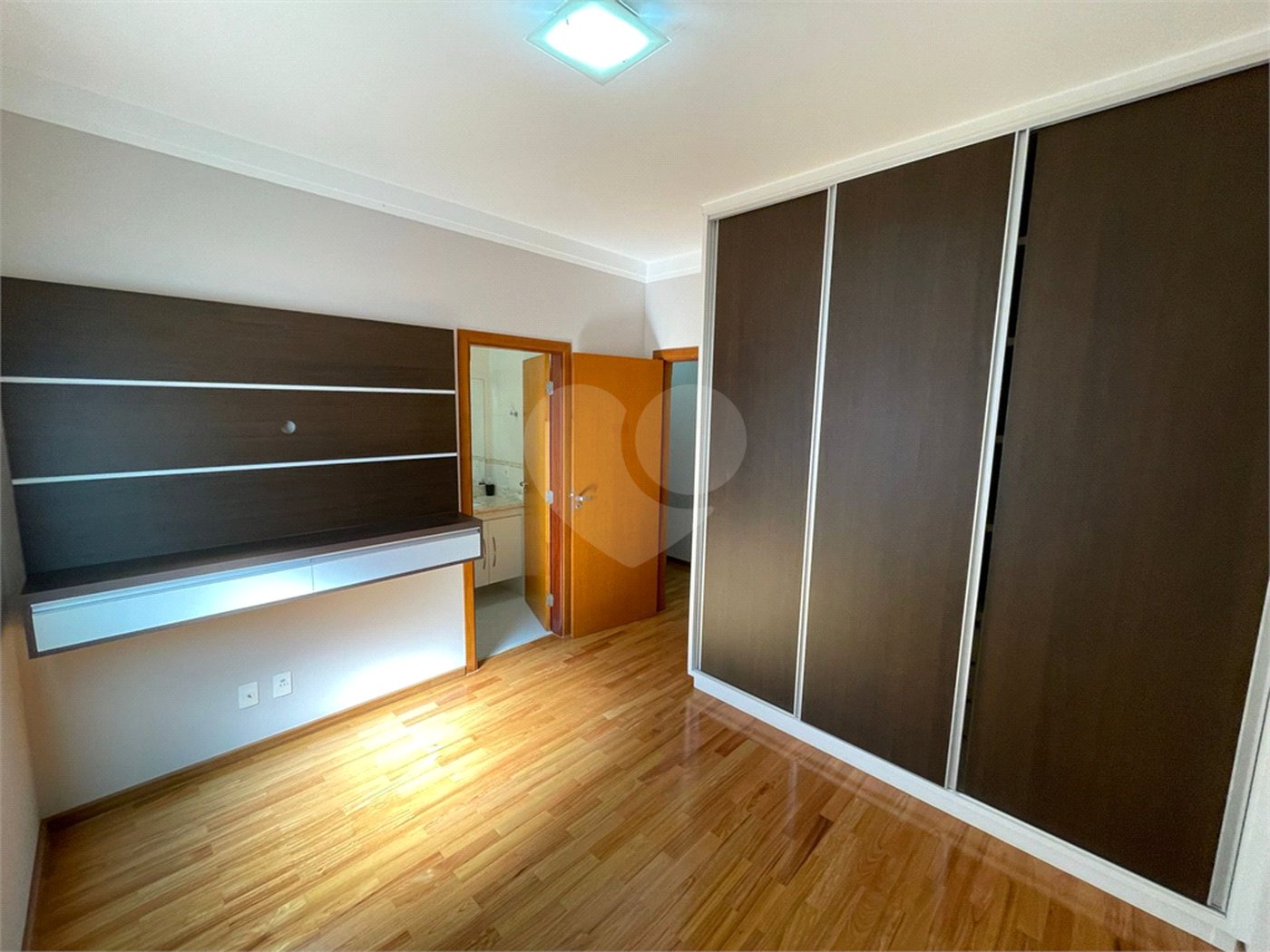 Casa de alto padrão, térrea no condomínio fechado Damha I em São Carlos.